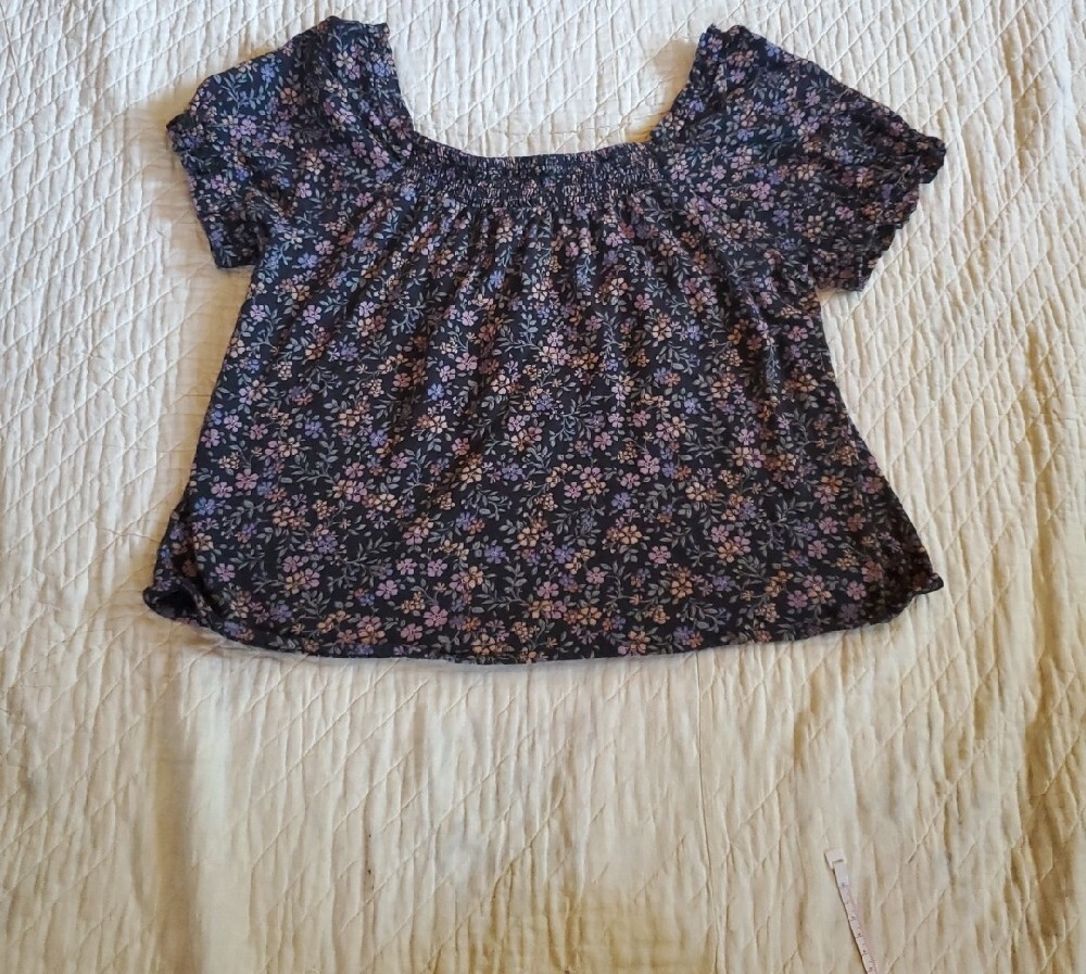 Black Floral Peasant Top - Picture 4 of 5